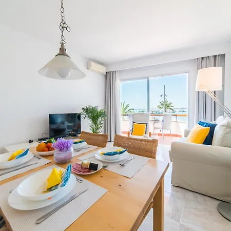 With Spectacular Sea Views Apartment *